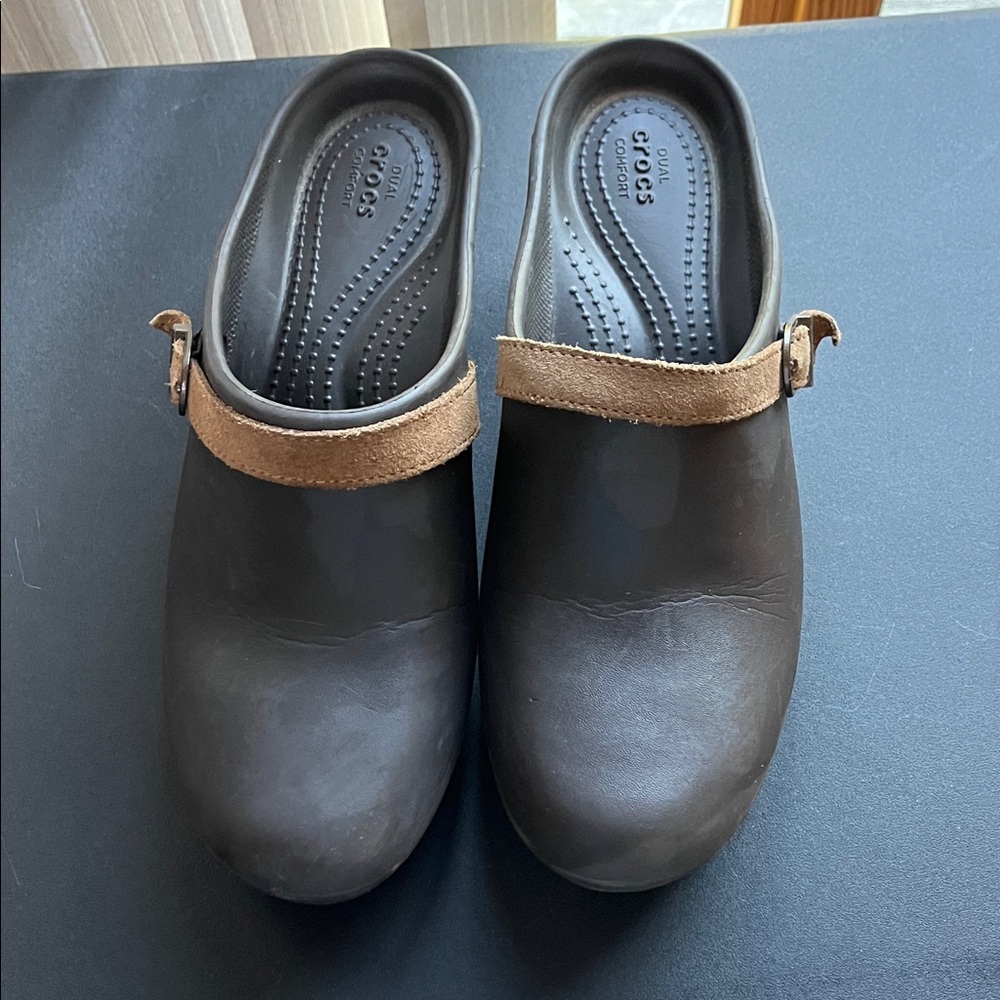 CROCS Dark Brown Clogs with Light Brown Strap Size 9